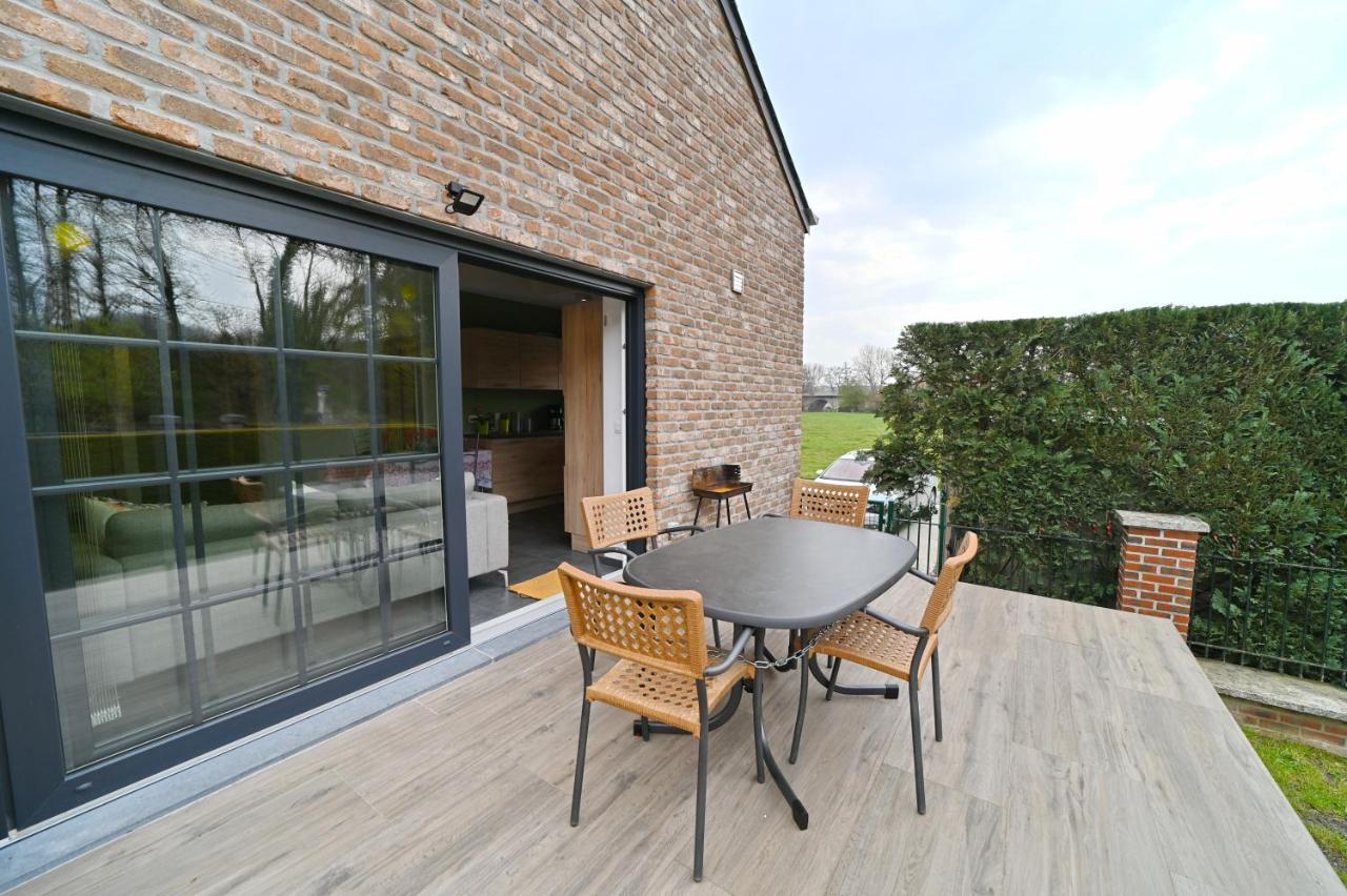 La Petite Maison Dans La Prairie Hotton Exterior photo